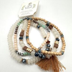 NWT Velvet brand set of 4 stretchy glass, acrylic bracelets!